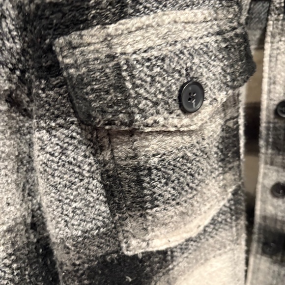 Shacket - Picture 3 of 4